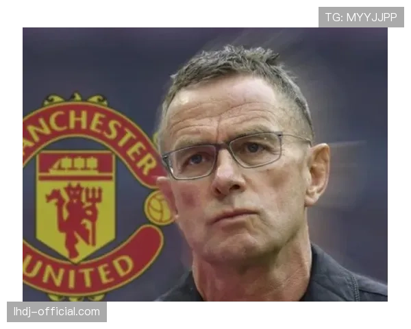 朗尼克阵型灵活性探索 曼联非对称三后卫选项应对不同对手